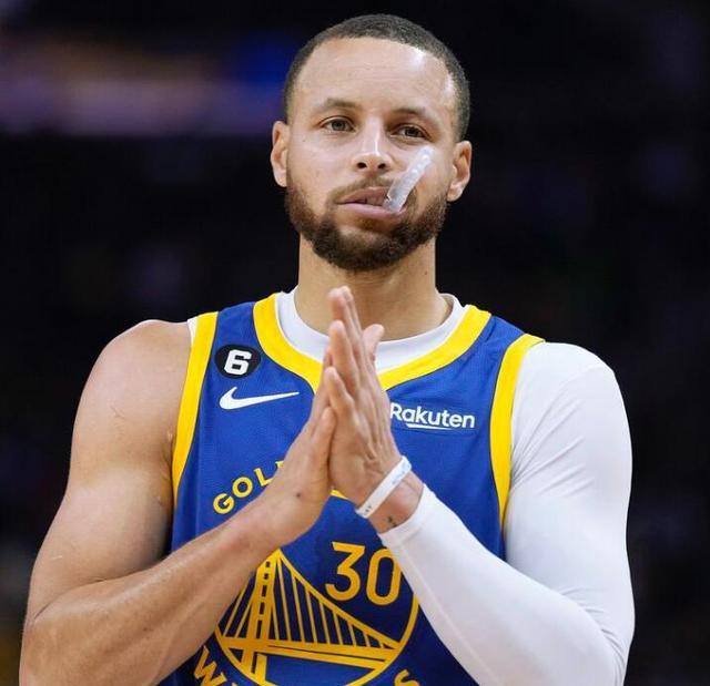 恐怖效率，哈兰德本赛季俱乐部+国家队19场已打入30球（哈兰德效率爆表：本赛季俱乐部与国家队19战斩获30球）