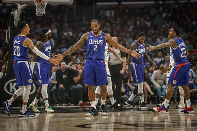 孔蒂：因为伤病我们的中场已经空了，希望坏运气能离我们远去（孔蒂：中场被伤病掏空，盼坏运气远离）