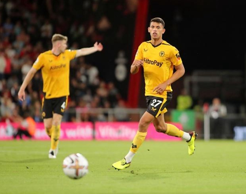 掘金替补关键时刻完成反超（替补群发威，掘金要害时段实现反超）