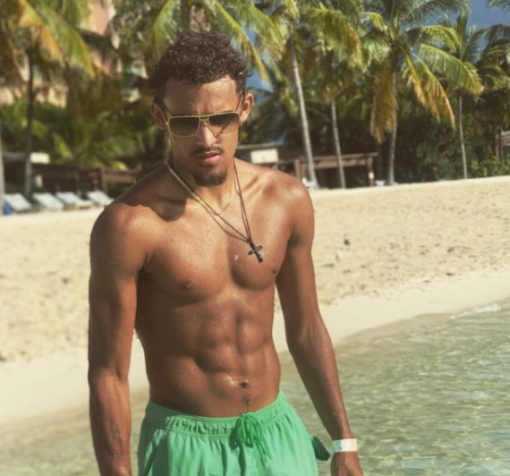 弗格森：回苏格兰比赛像在主场一样，为今晚的表现感到高兴（弗格森：重返苏格兰宛如主场，今晚的发挥让我欣喜）