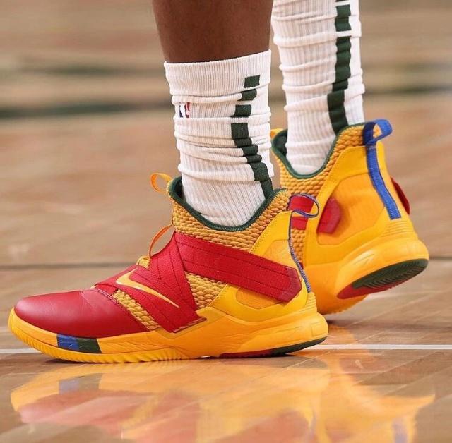 回顾林加德首尔生涯：大英帝星多面人生，32岁仍期待涅槃（回望林加德首尔岁月：昔日英伦新星多重身份，32岁仍盼重生）