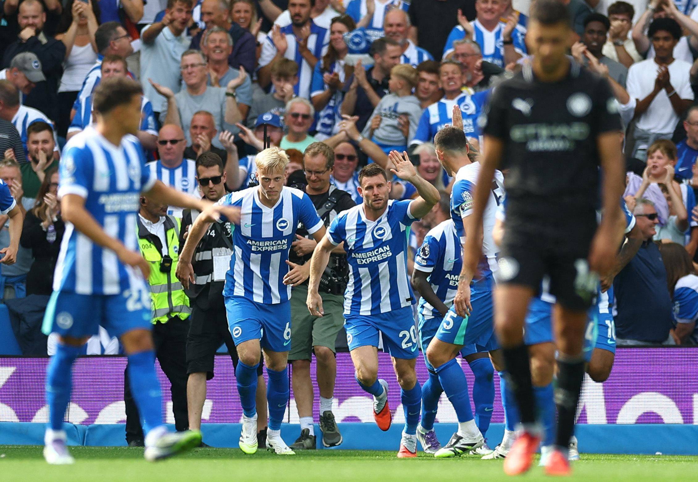 分差上双！桑普森跟进上篮得分并造成犯规 广厦一波8-0（分差破两位数！桑普森跟进上篮打成2+1 广厦掀起8-0高潮）