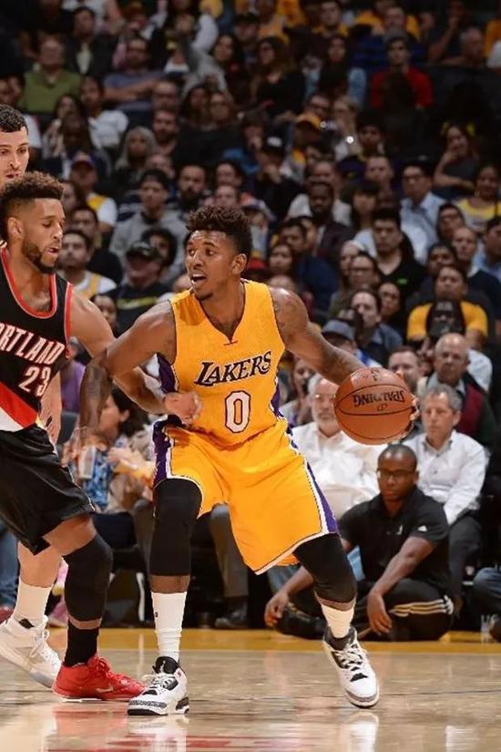 每体：巴萨发现约100名会员涉及欧冠对法兰克福门票转售问题（每体：巴萨发现近百名会员涉嫌欧冠对法兰克福门票转售）