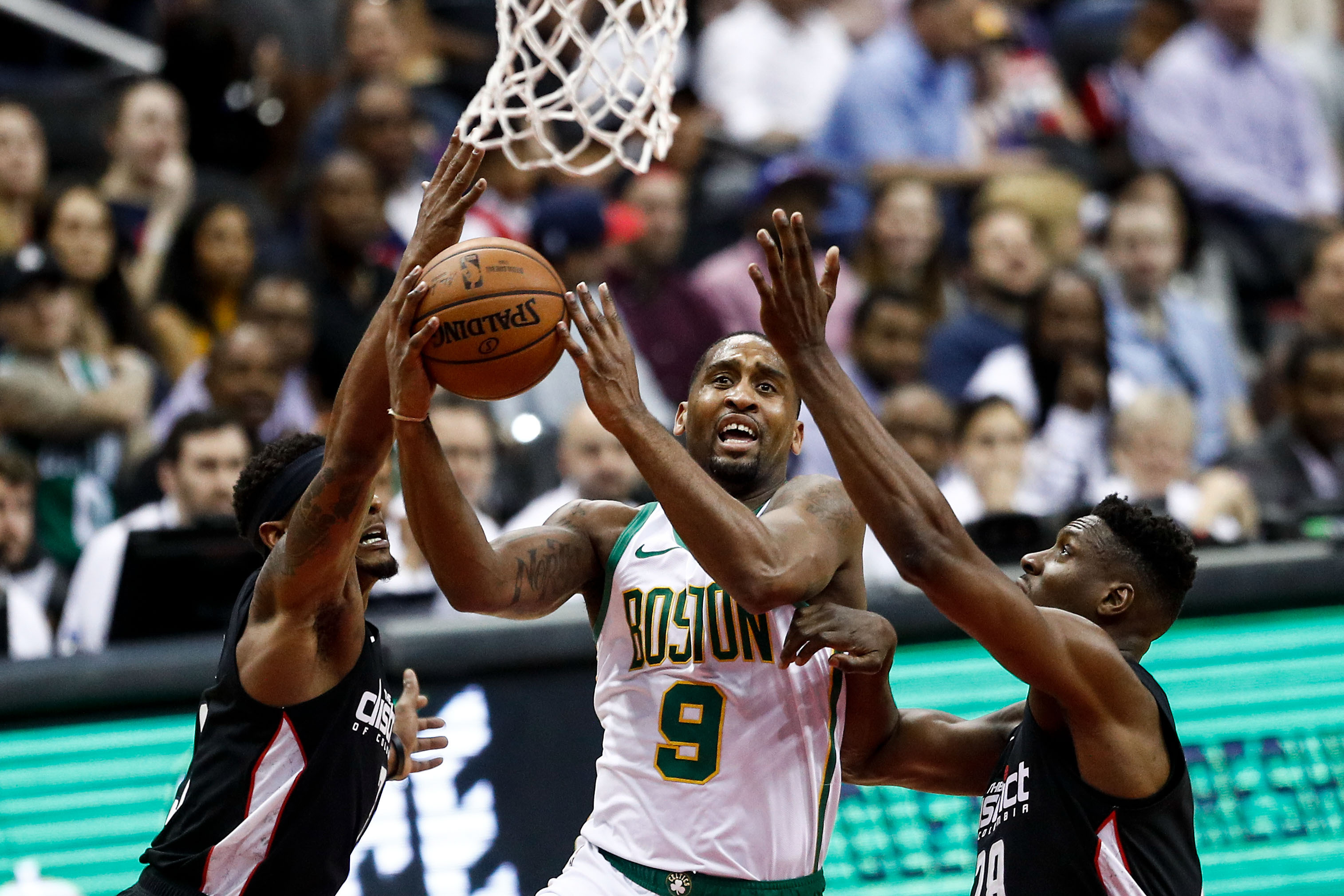 阿莱格里接受采访谈球队0比1不敌拉齐奥：我们将更专注于对阵都灵的比赛（阿莱格里谈0-1负拉齐奥：我们将更专注备战都灵）