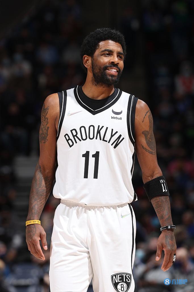 邓加：巴西球员和欧洲球员是不一样的，他们总想上场踢球（邓加：巴西球员有别于欧洲球员，人人都渴望出场）