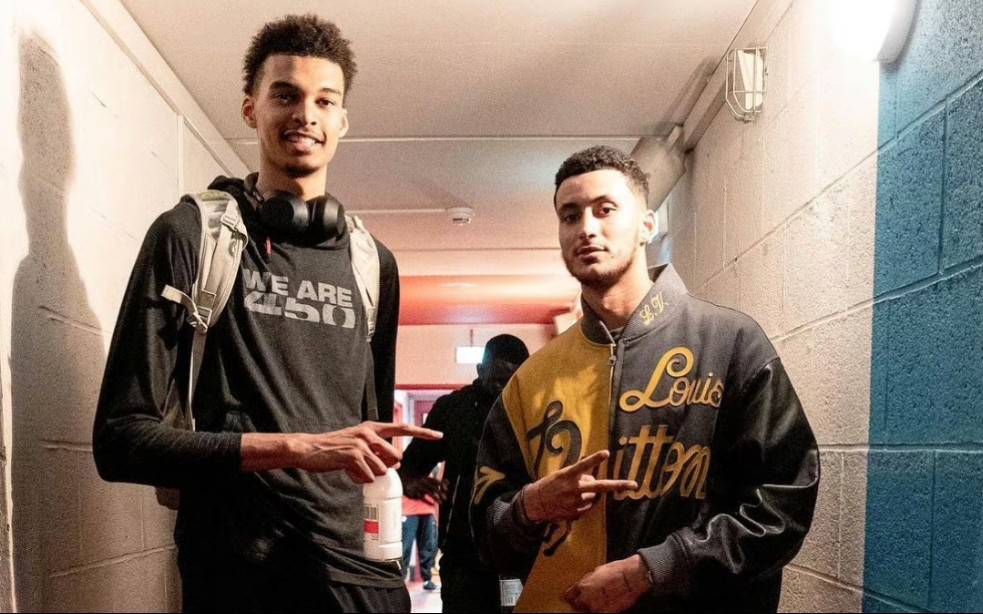 河南队本赛季通过定位球总计打入29球，位列中超所有球队之首（河南队本赛季定位球进球达29个，领跑中超）