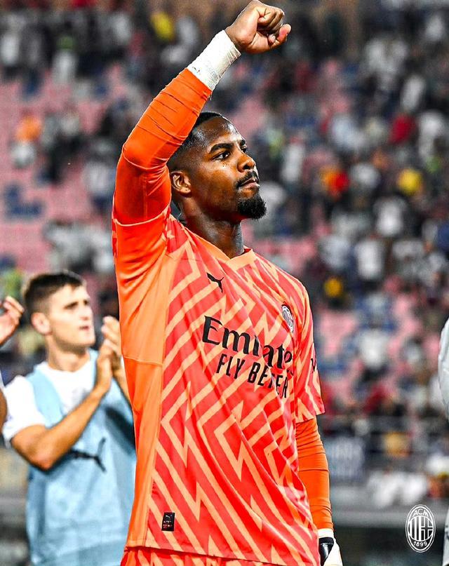 成都蓉城祝贺重庆铜梁龙成功冲超：我们携手展现西南足球风采（成都蓉城向重庆铜梁龙晋级中超致贺：携手彰显西南足球魅力）