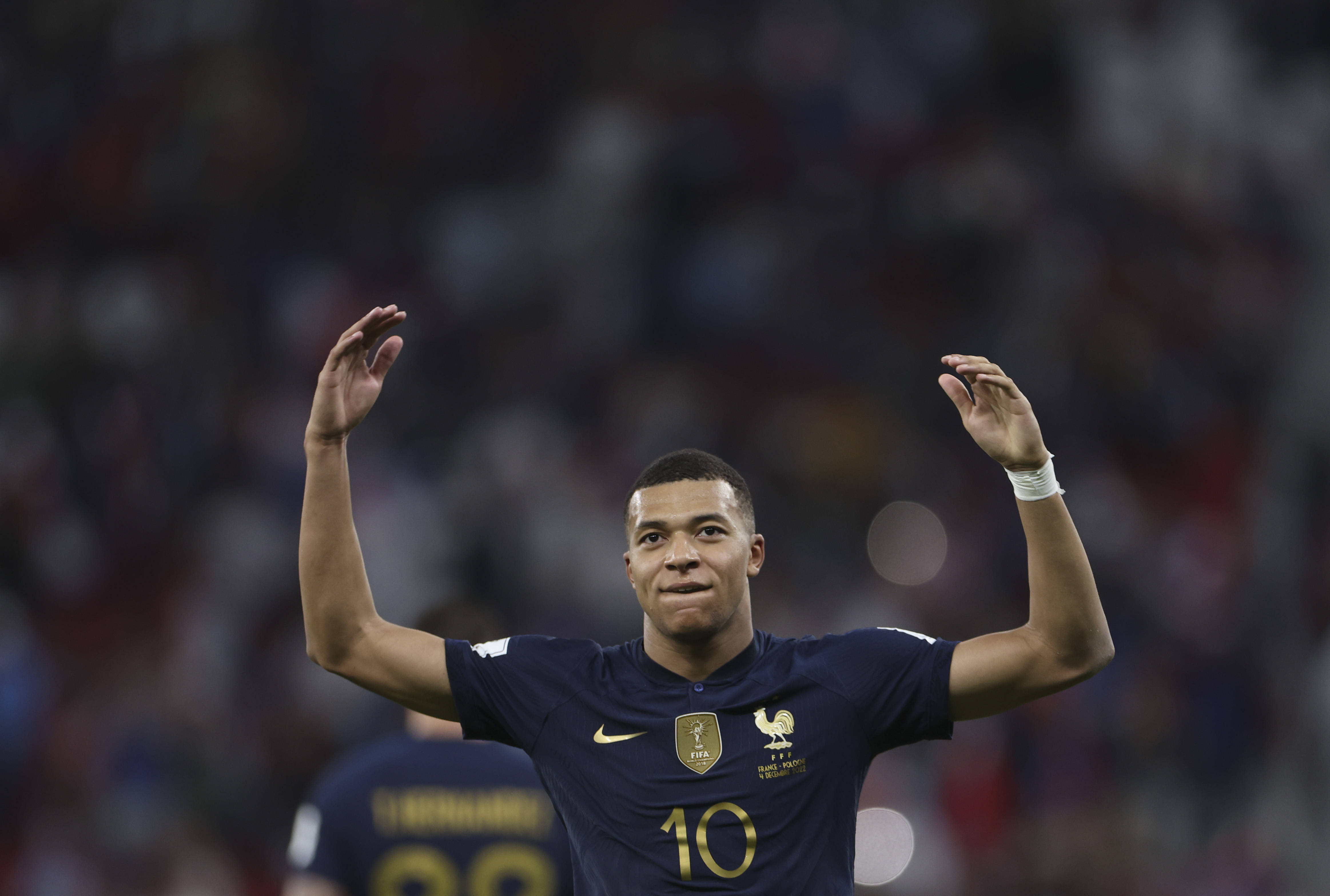 伦纳德谈保罗被裁：很震惊，喜欢和他交流如何提升球队的表现（伦纳德谈保罗被裁：非常意外，常与他探讨如何提升球队）